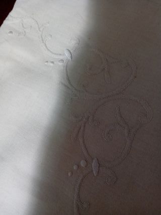 Antico lenzuolo ricamato a mano cm 290x240