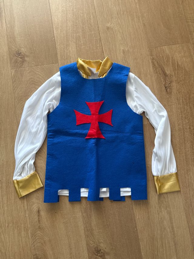 Disfraz medieval caballero cruz roja