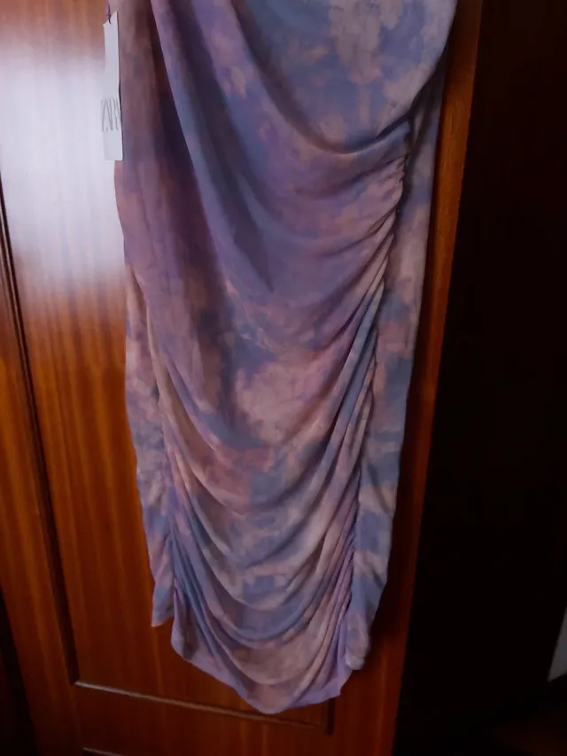 Zara Vestido ajustado gasa (30€ original)
