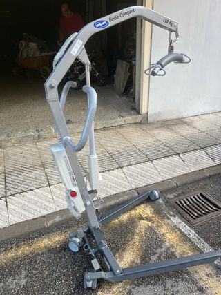 Grúa para enfermos INVACARE BIRDIE. COMPACT