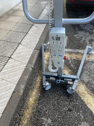 Grúa para enfermos INVACARE BIRDIE. COMPACT