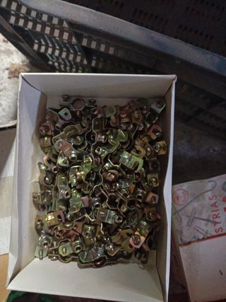 Abrazaderas para tubería Fischer y otras marcas