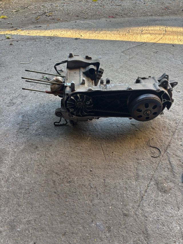 Motor Peugeot TWEET 125 CC Aligerado