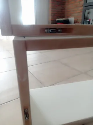 Estanterías blancas de madera