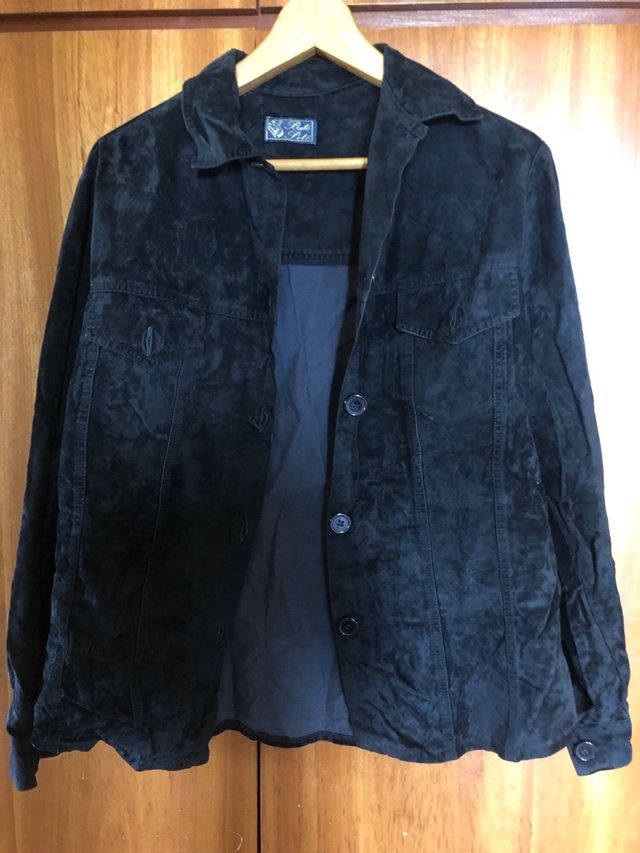 Cazadora aterciopelada negra