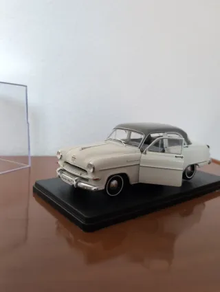 Maqueta Opel Kapitan 1954 1:24