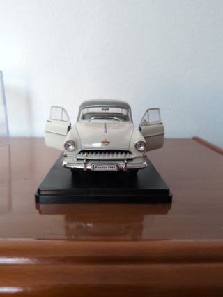 Maqueta Opel Kapitan 1954 1:24