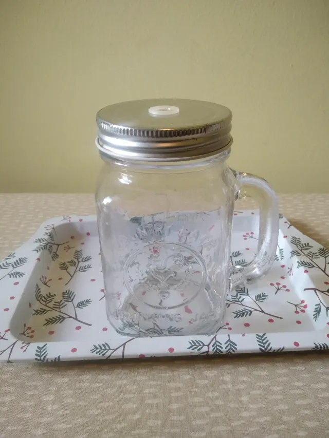 Jarrita de cristal con tapa metálica