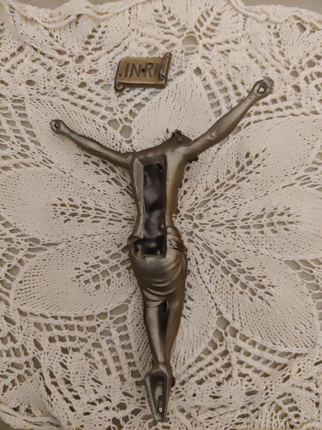 Statuina di crocefisso