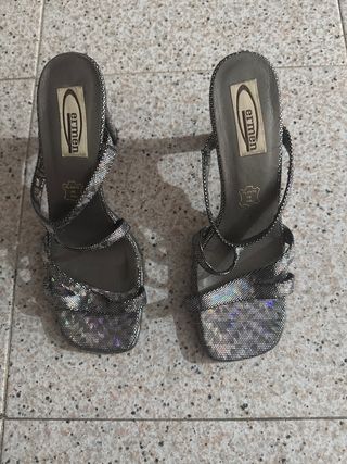 Tacones de fiesta plateados Ermen