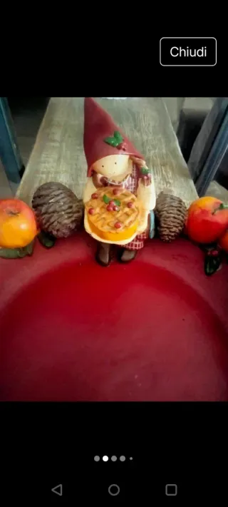 Centrotavola con gnomo e decorazioni autunnali