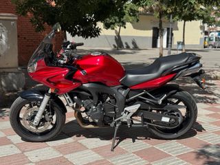 Yamaha Fazer FZ6s Roja