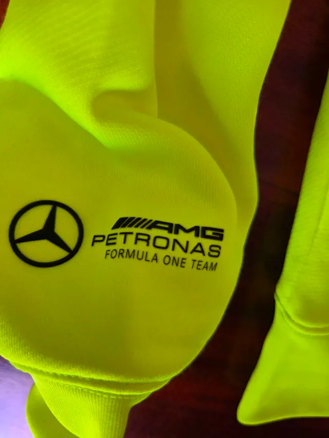 Sudadera Mercedes AMG Petronas 44 Neón
