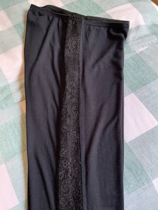 Pantalones negros con encaje
