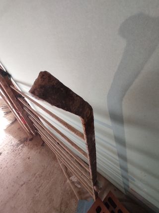 2 rejas antiguas de ventanas