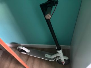 Patinete eléctrico con mui poco uso