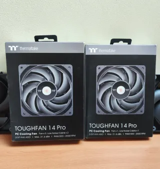 3x ventiladores Thermaltake TOUGHFAN 14 Pro