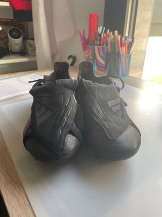 Botas de fútbol Adidas Predator Negras Rojas