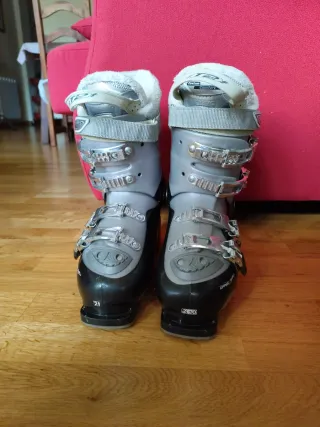 Esquís Dynastar Mujer y botas Atomic