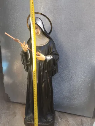 Estatua religiosa antigua