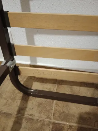 Somier de madera y metal