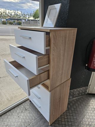 Mesita de noche 3 cajones