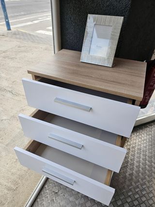 Mesita de noche 3 cajones