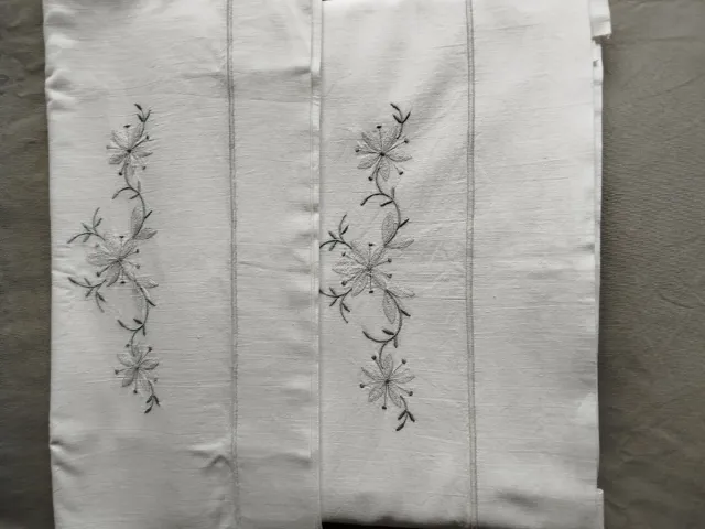 Sábana bordada floral blanca