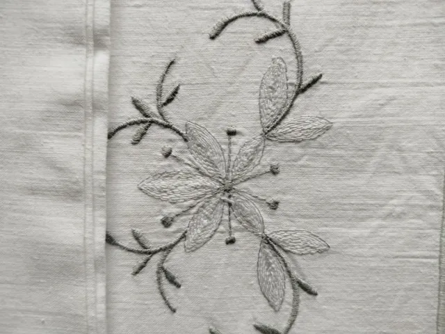 Sábana bordada floral blanca