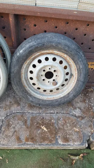 2 Llantas de remolque