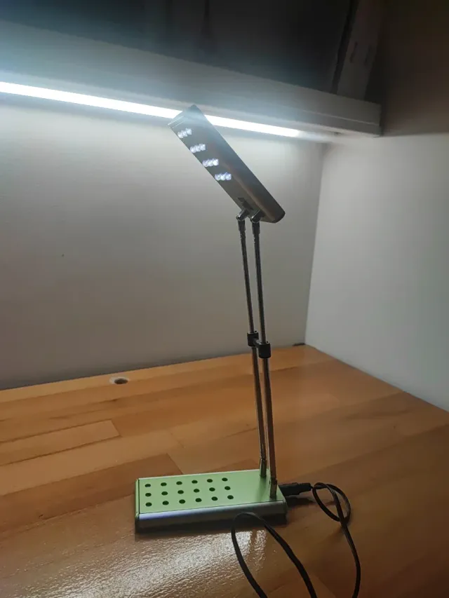 Flexo LED Metálico Verde y Plateado