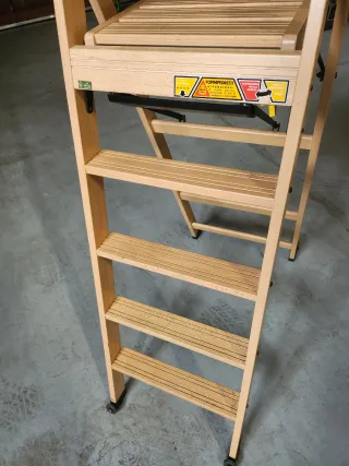 Escalera Foppapedretti Madera plegable