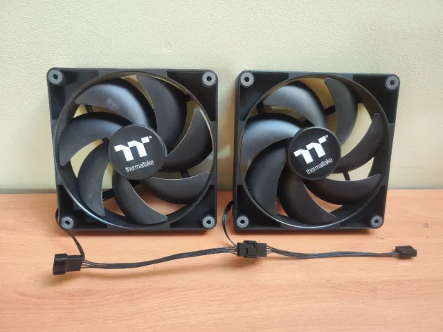 2x Ventiladores Thermaltake TT 1425