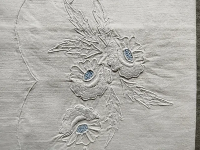 Almohadón bordado flores