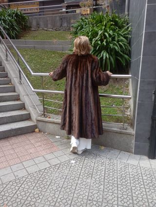 Abrigo largo tipo visón