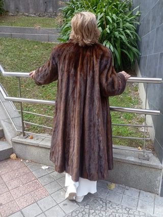 Abrigo largo tipo visón