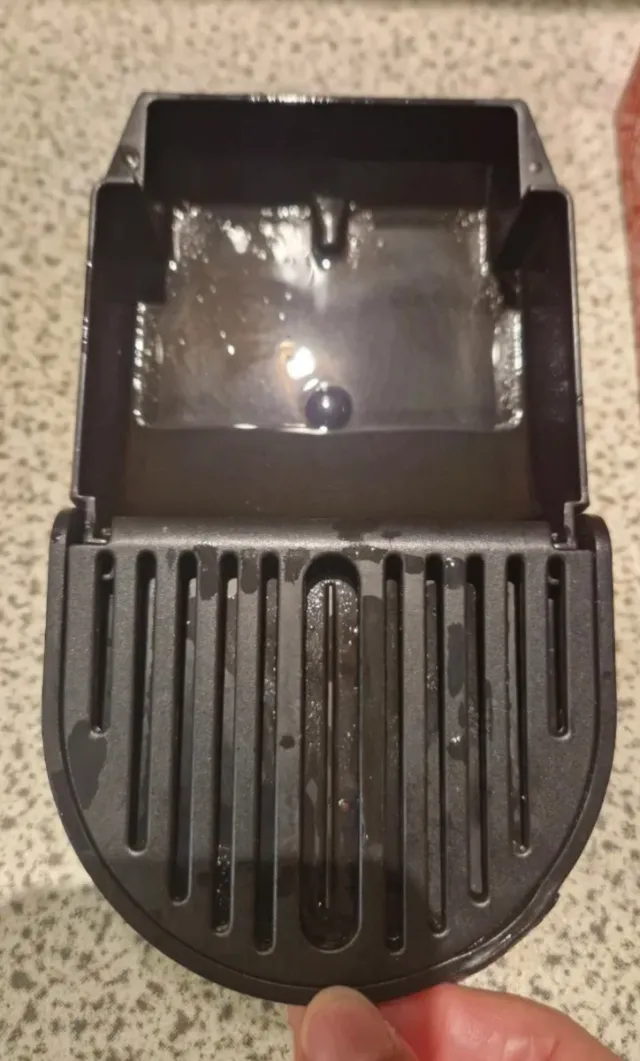 Cafetera Nespresso Krups Inissia averiada