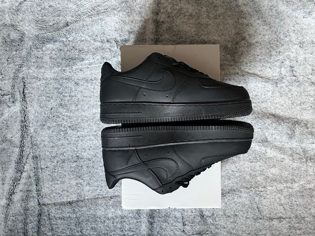 Nike Air Force 1 Negras Talla 43
