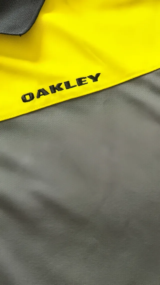 Polo Oakley Skull Gris y Amarillo