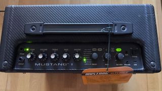 Amplificador Fender Mustang I