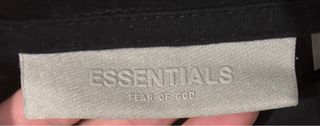 Camiseta Essentials Fear of God Negra