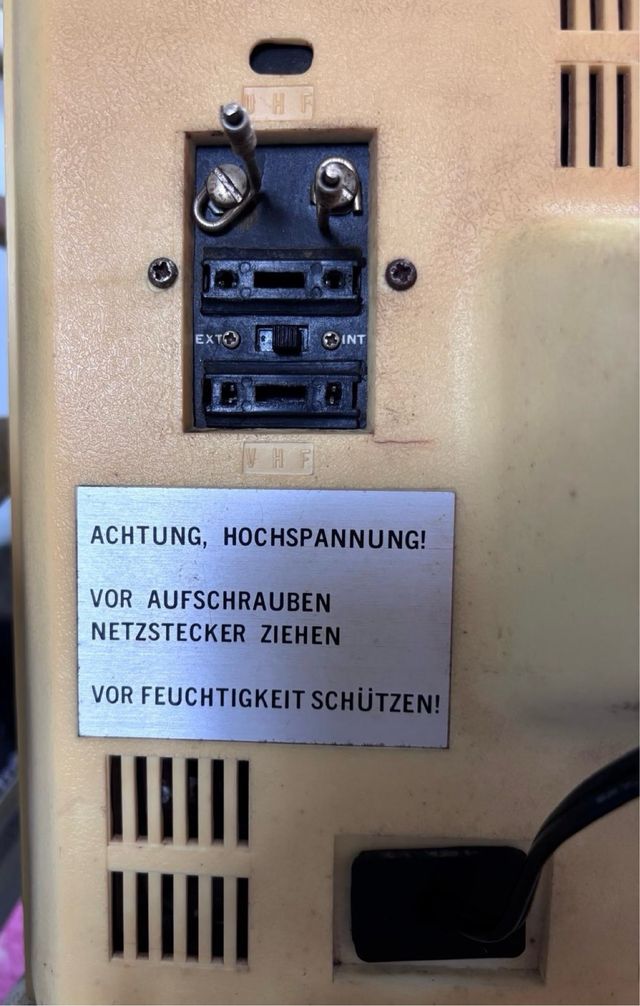 Telewizor kineskopowy PRL RETRO STUDIO PORTABLE