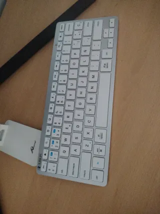 Teclado SUBBLM Plata y Blanco