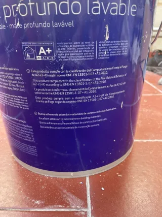 Bote de pintura Isaval M18 extra mate