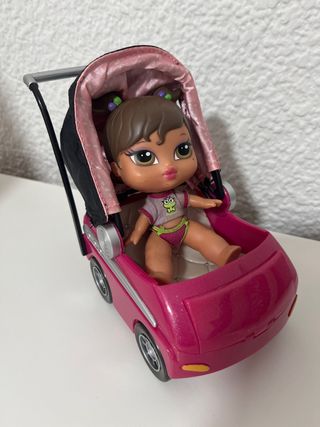 Bratz Baby Yasmin con carrito coche rosa