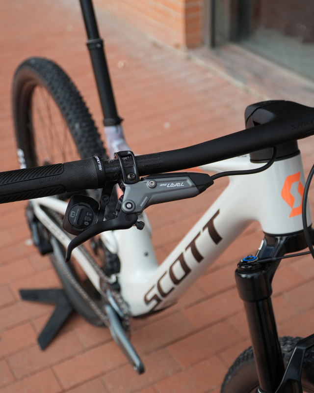 Bicicleta Scott Spark Team Issue 2025