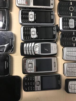 Lotto 24 Telefoni Cellulari Nokia Samsung BlackBer