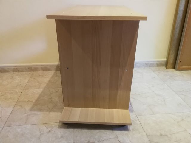 Mueble TV con ruedas