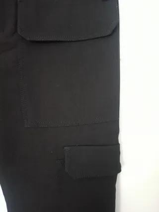 Pantalón cargo Zara negro