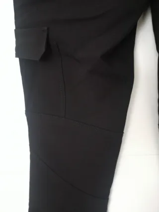 Pantalón cargo Zara negro